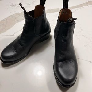Blundstone Heeled Chelsea Boot
